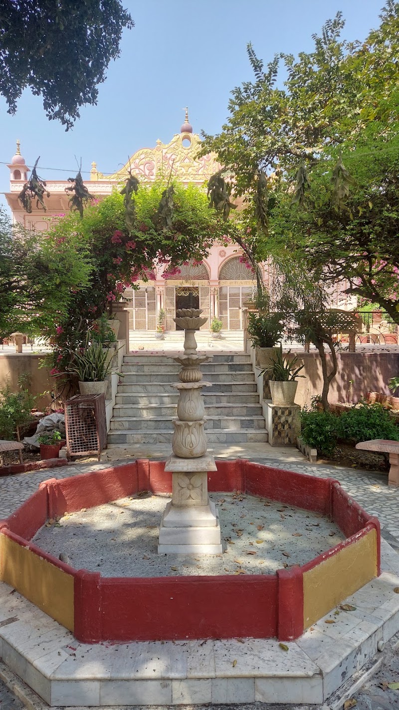 Munger Raj Mandir - Munger Raj Mandir, Shankar Mandal Rd, Vatsalya Gram, Vrindavan, Panigaon Khader, Uttar Pradesh 281121, India