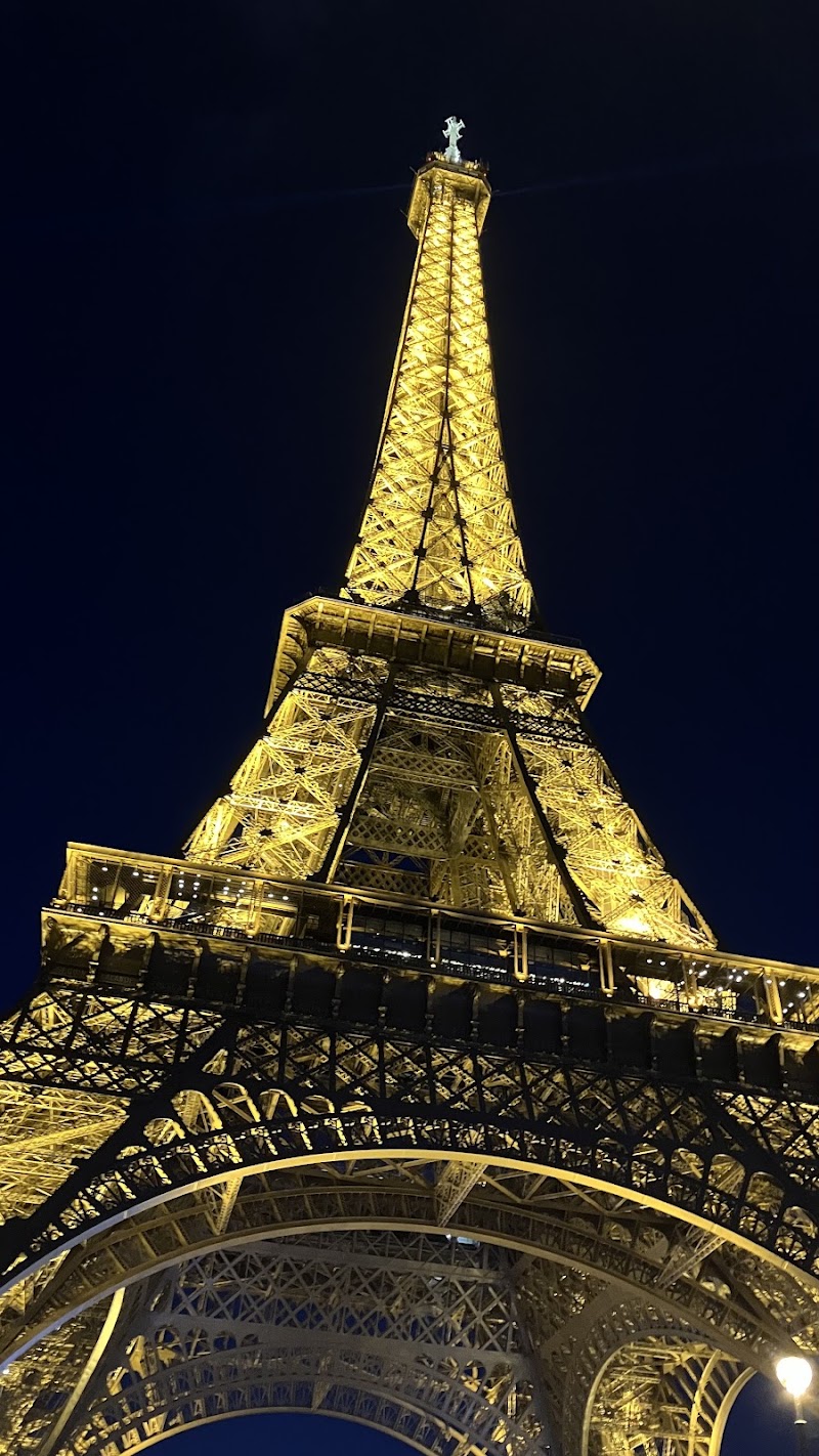 Paseando por Europa - París - Paseando por Europa - París, 130 Av. des Champs-Élysées, 75008 Paris, France