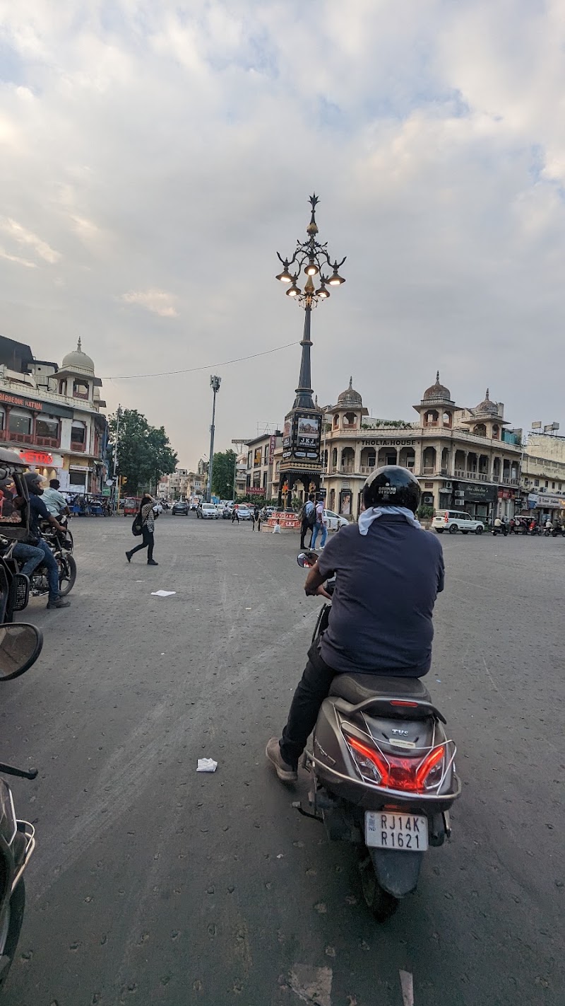 Panch Batti Parking Area - Panch Batti Parking Area 184, Mirza Ismail Rd, C-Scheme, C Scheme, Gopalbari, Jaipur, Rajasthan 302001, India