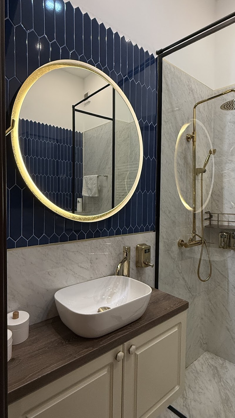 Old Town Luxury Suites - Old Town Luxury Suites Strada Covaci 23, 030167 București, Romania