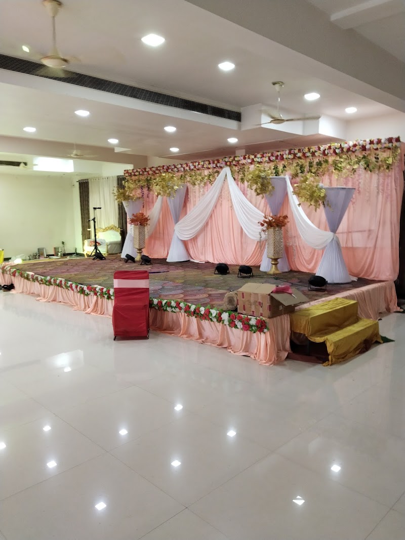 SHRISTI LAWNS & BANQUET - SHRISTI LAWNS & BANQUET, Kachna Road, near Kachna Railway crossing, Khamardih, VIP Colony, Raipur, Chhattisgarh 492014, India