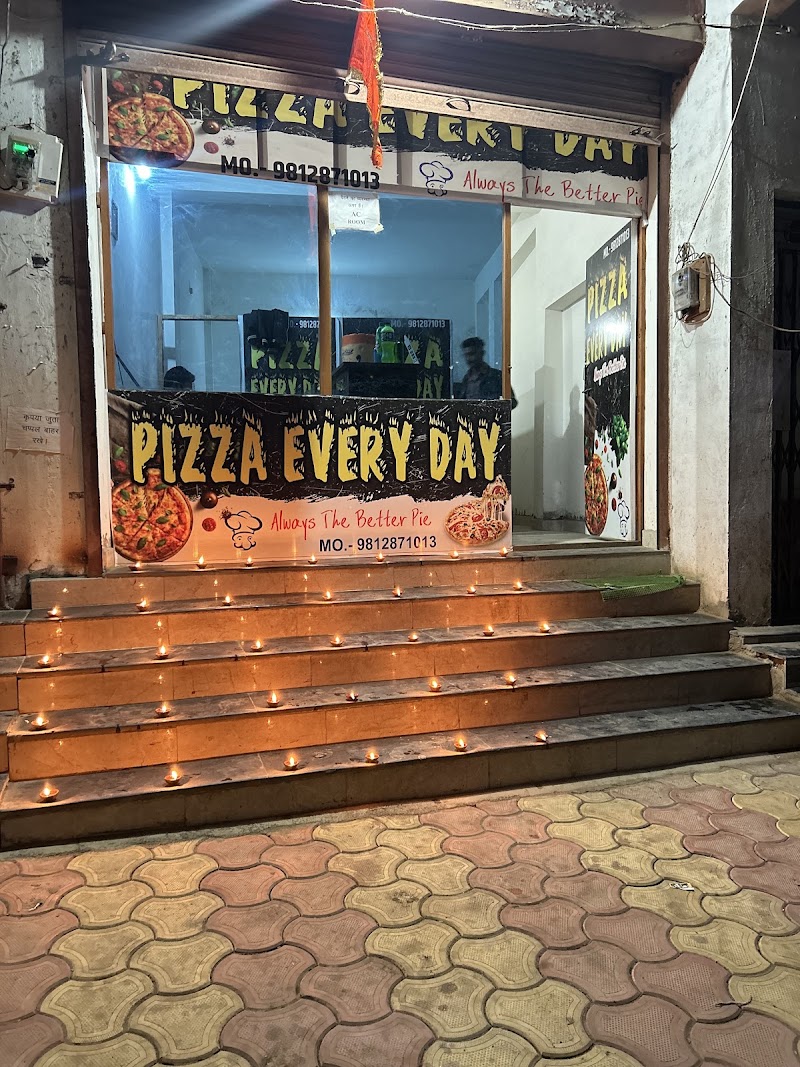 Pizza everyday and Chinese cafe