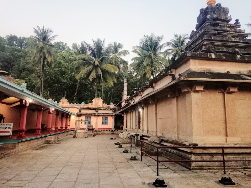 Sri Kalaseshwara Swaami Temple (Dakshina Kashi) - Sri Kalaseshwara Swaami Temple (Dakshina Kashi), Kalasa Main Rd, Kalasa, Karnataka 577124, India