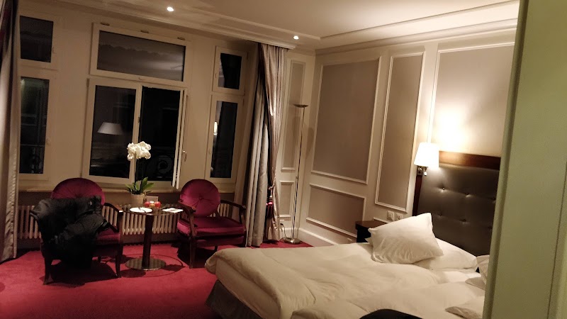 Hotel Schweizerhof Zürich - Hotel Schweizerhof Zürich Bahnhofplatz 7, 8001 Zürich, Switzerland