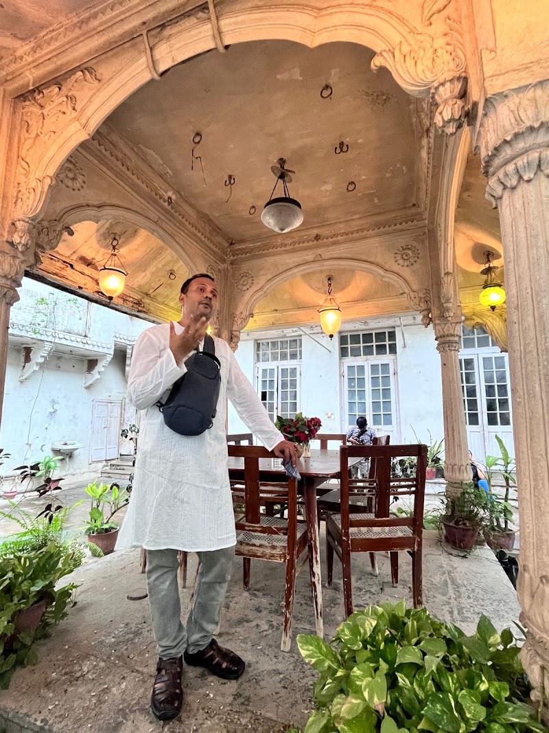 Roobaroo Walks - Roobaroo Walks, Roobaroo@Pilgrims Book House, 27/98 A - 8, Nawabganj Rd, Nawabganj, Durgakund, Jawahar Nagar Colony, Bhelupur, Varanasi, Uttar Pradesh 221005, India