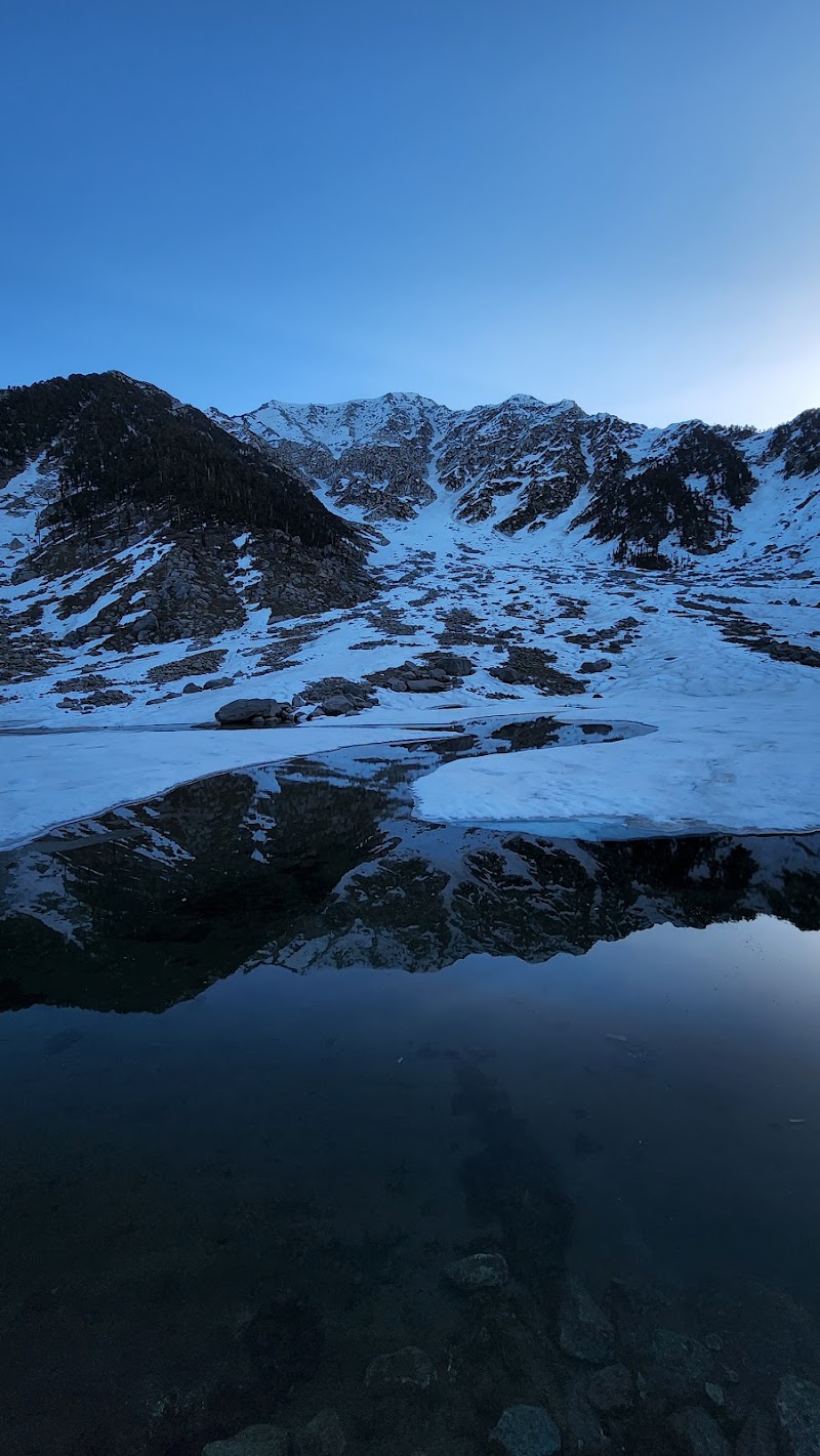 Kareri Lake - Kareri Lake 87GF+982 Lake, Kareri, Himachal Pradesh 176216, India