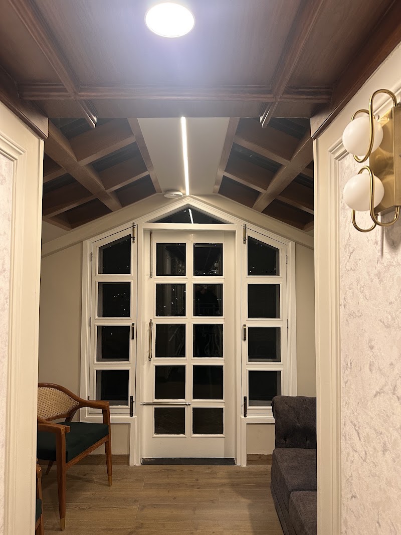Rekhis Bnb ( 1Km From Mall Road City Centre) - Rekhis Bnb ( 1Km From Mall Road City Centre) New Lands Estate, near St. Edwards School Timber House ( Yes Bank, Milsington Estate, Shimla, Himachal Pradesh 171001, India