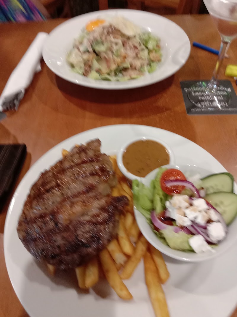 Royal Hotel - Royal Hotel 220 Macquarie Rd, Springwood NSW 2777, Australia