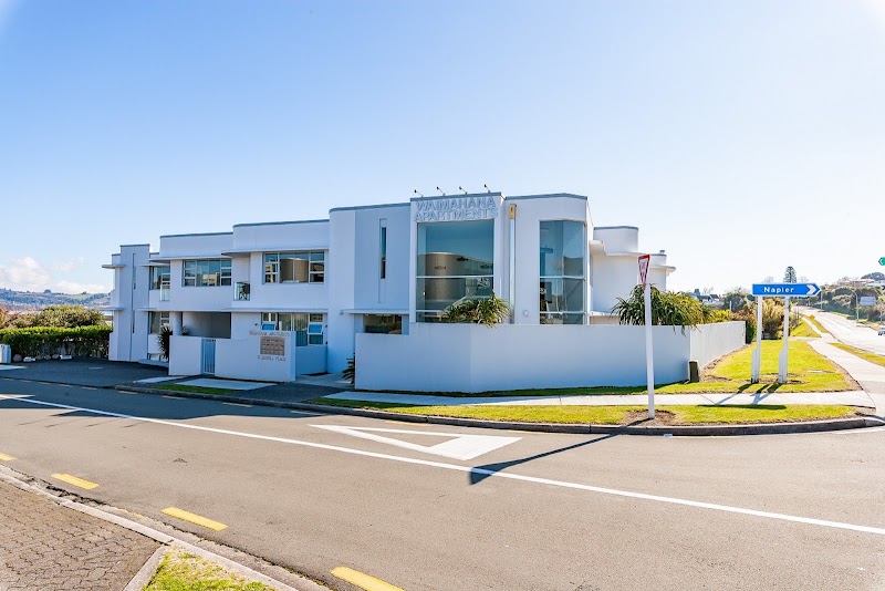 Waimahana Lakeside Apartments