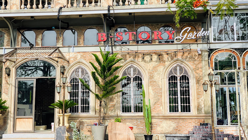 B-Story Garden Café & Restaurants - B-Story Garden Café & Restaurants 33, 25 Pradit Manutham Rd, Khwaeng Lat Phrao, Khet Lat Phrao, Krung Thep Maha Nakhon 10230, Thailand