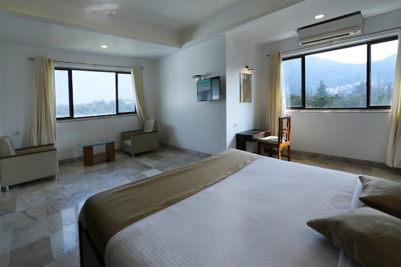Sunrise Hill Resort Khandala Lonavala - Sunrise Hill Resort Khandala Lonavala, Plot no 51, Hill Top Colony, opp Government Rest House Near Khandala Talav, opp Kohinoor American School, Khandala, Pune, Lonavala, Maharashtra 410301, India