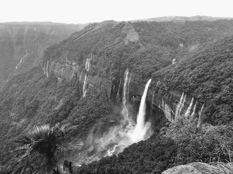 Nohkalikai Falls View point - Nohkalikai Falls View point, 7MCQ+GXC, Nohkalikai Rd., Sohra, Meghalaya 793108, India