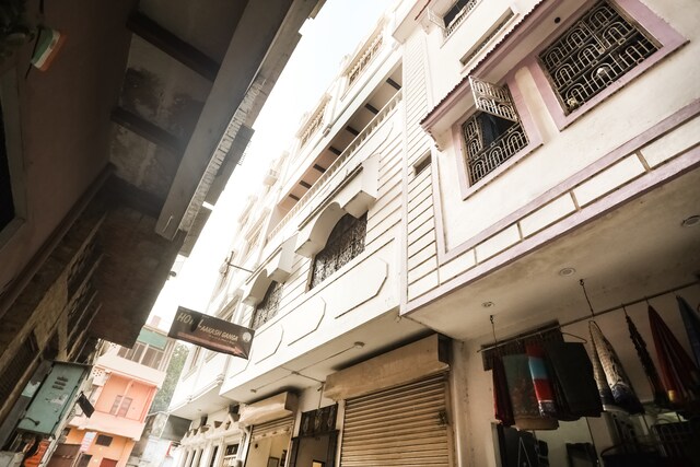 Hotel Aakash Ganga - Hotel Aakash Ganga B-3/209 Near Raja Chetsingh Fort, Shivala, Varanasi, Uttar Pradesh 221001, India