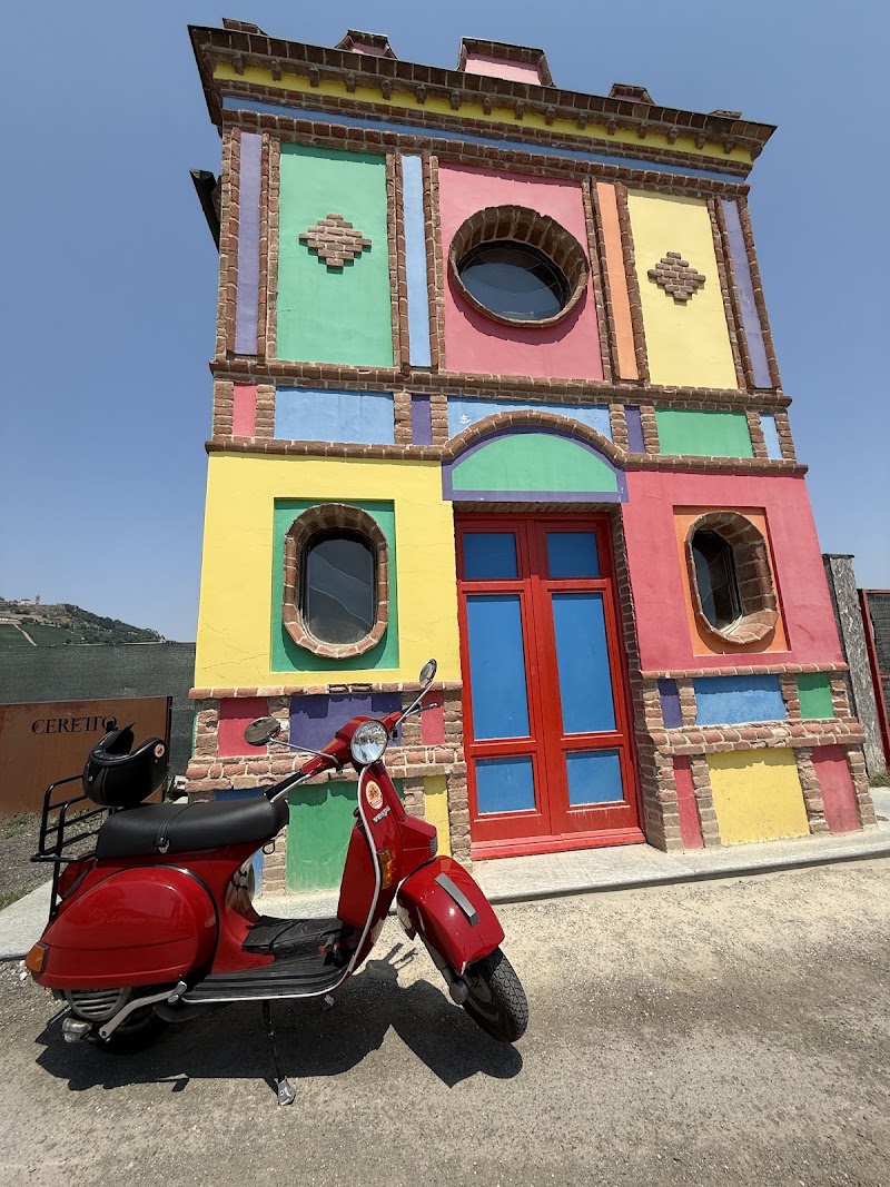 Vintage Experience - Vespa Langhe Tour - Vintage Experience - Vespa Langhe Tour, Guarene CN IT, C.so Asti, 68/70, 12050 Vaccheria CN, Italy