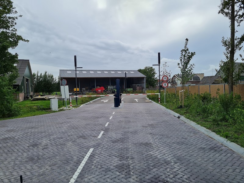 Bus & Camper parking Kinderdijk - Bus & Camper parking Kinderdijk, Lekdijk 432a, 2957 EN Nieuw-Lekkerland, Netherlands