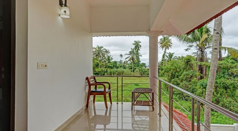 Lake Gardens Resort , Alleppey - Lake Gardens Resort , Alleppey, Near Finishing Point Punnamada Ward, Avalookunnu, P.O, Thathampally, Alappuzha, Aryad South, Keralam 688013, India