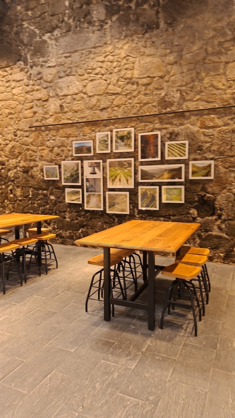 Fonseca Port Wine Cellars - Fonseca Port Wine Cellars Rua do Choupelo 54, 4400-187 Vila Nova de Gaia, Portugal