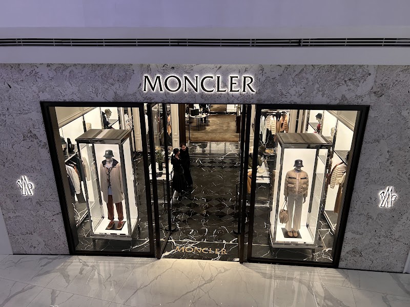 Moncler Bangkok ICONSIAM - Moncler Bangkok ICONSIAM Shop M18, M floor, ICONSIAM, 299 ซอย เจริญนคร 5 แขวงคลองต้นไทร คลองสาน กรุงเทพมหานคร 10600, Thailand
