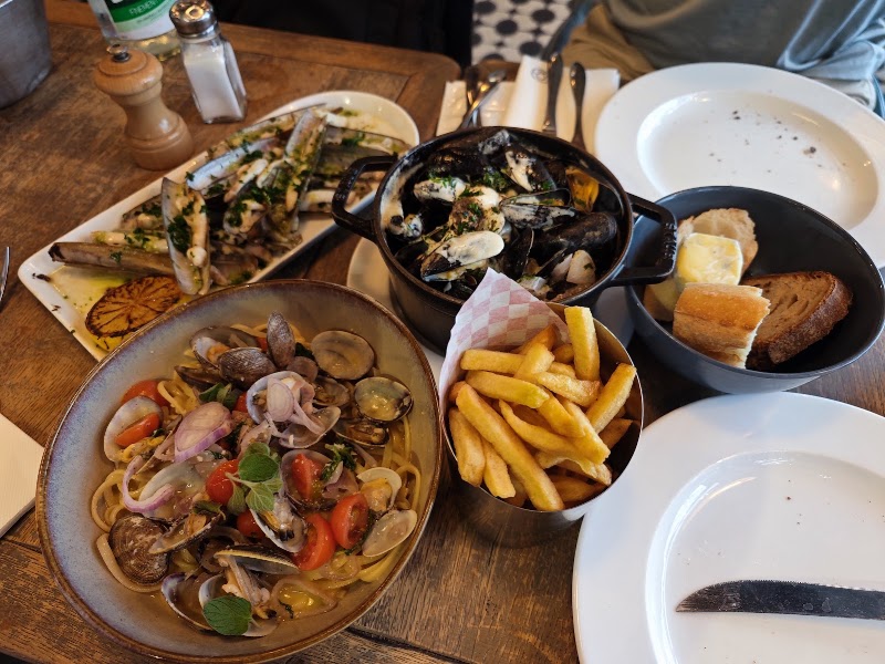 Huguette, Bistro de la mer - Huguette, Bistro de la mer 81 Rue de Seine, 75006 Paris, France