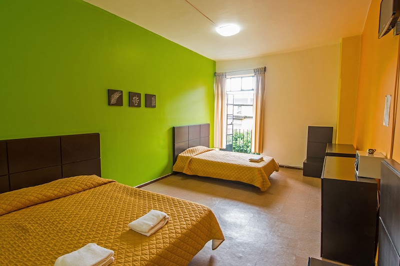 Hostel Amigo Suites - Hostel Amigo Suites, Luis González Obregón 14 b, Centro Histórico de la Cdad. de México, Centro, Cuauhtémoc, 06300 Ciudad de México, CDMX, Mexico