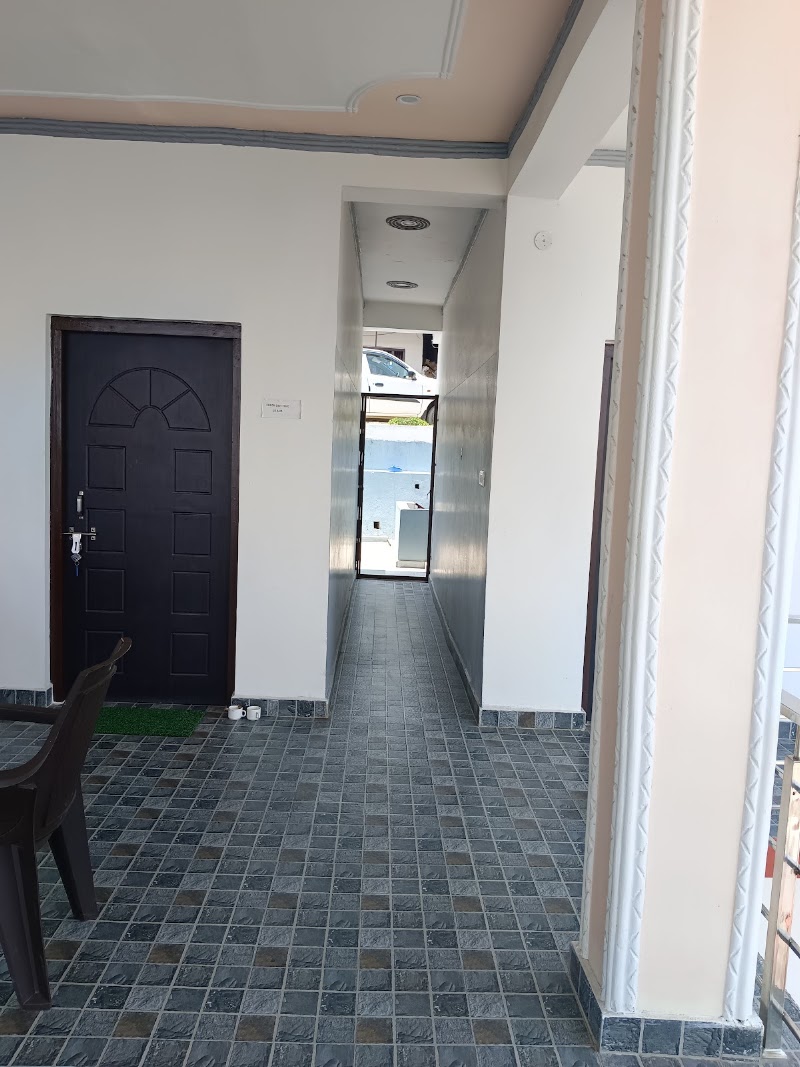 Himalive Home Stay - Himalive Home Stay, VIP Road, Kausani, Uttarakhand 263639, India