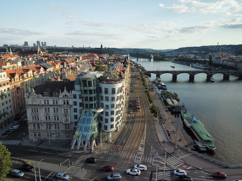 Dancing House - Dancing House, Jiráskovo nám. 1981/6, 120 00 Praha 2-Nové Město, Czechia