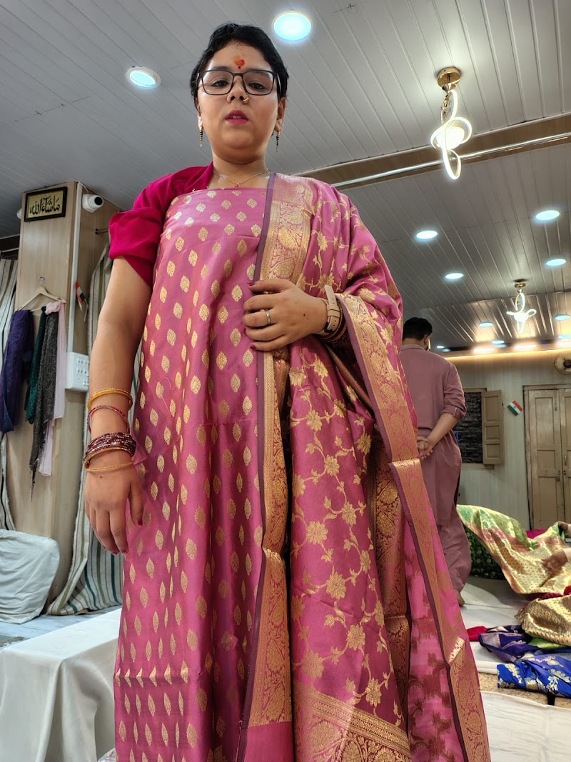 Banarasi Weavers Shop - Banarasi Weavers Shop, B 21/195, Bawan Nagar Park, PLOT NO-5, Kamachha Rd, near Central Hindu boys school, Ashfaq Nagar, Bhelupur, Varanasi, Uttar Pradesh 221010, India