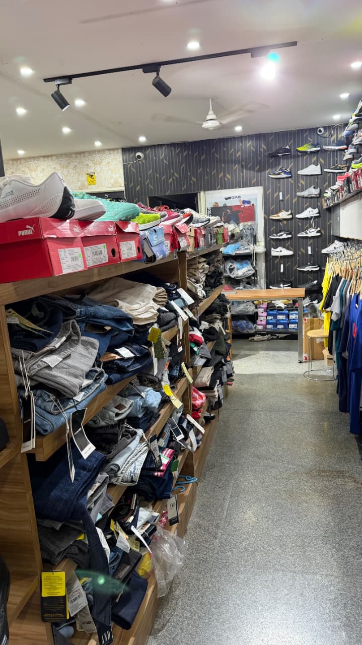 Discount Junction Gurgaon - Discount Junction Gurgaon SHOP NO. A-3, Bajghera Rd, opp. Mahindra aura, Block A, FLATS, Sector 110, Gurugram, Haryana 122017, India