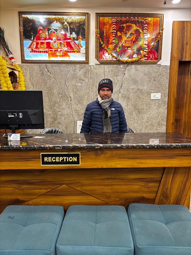 Hotel Katra Retreat — Deluxe Hotel. - Hotel Katra Retreat — Deluxe Hotel., Tea Garden, Jammu Rd, behind Yes Bank, near Main Market, Katra, 182301