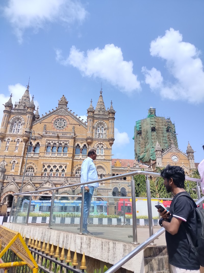CSMT Viewing Stage - CSMT Viewing Stage WRQM+XVP, CST Subway, Dhobi Talao, Chhatrapati Shivaji Terminus Area, Fort, Mumbai, Maharashtra 400001, India