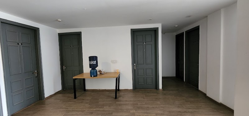 Housr Malibu - Housr Malibu SR 8, near Park Hospital, Malibu Towne, Sector 47, Gurugram, Haryana 122018, India