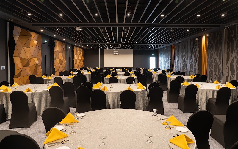 Al Khoory Sky Garden Hotel - Al Khoory Sky Garden Hotel 24 16c St - Port Saeed - Deira - Dubai - United Arab Emirates