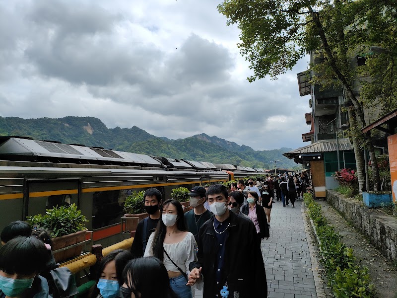 TR Shifen Station - TR Shifen Station No. 51號, Shifen St, Shifen Village, Pingxi District, New Taipei City, Taiwan 226