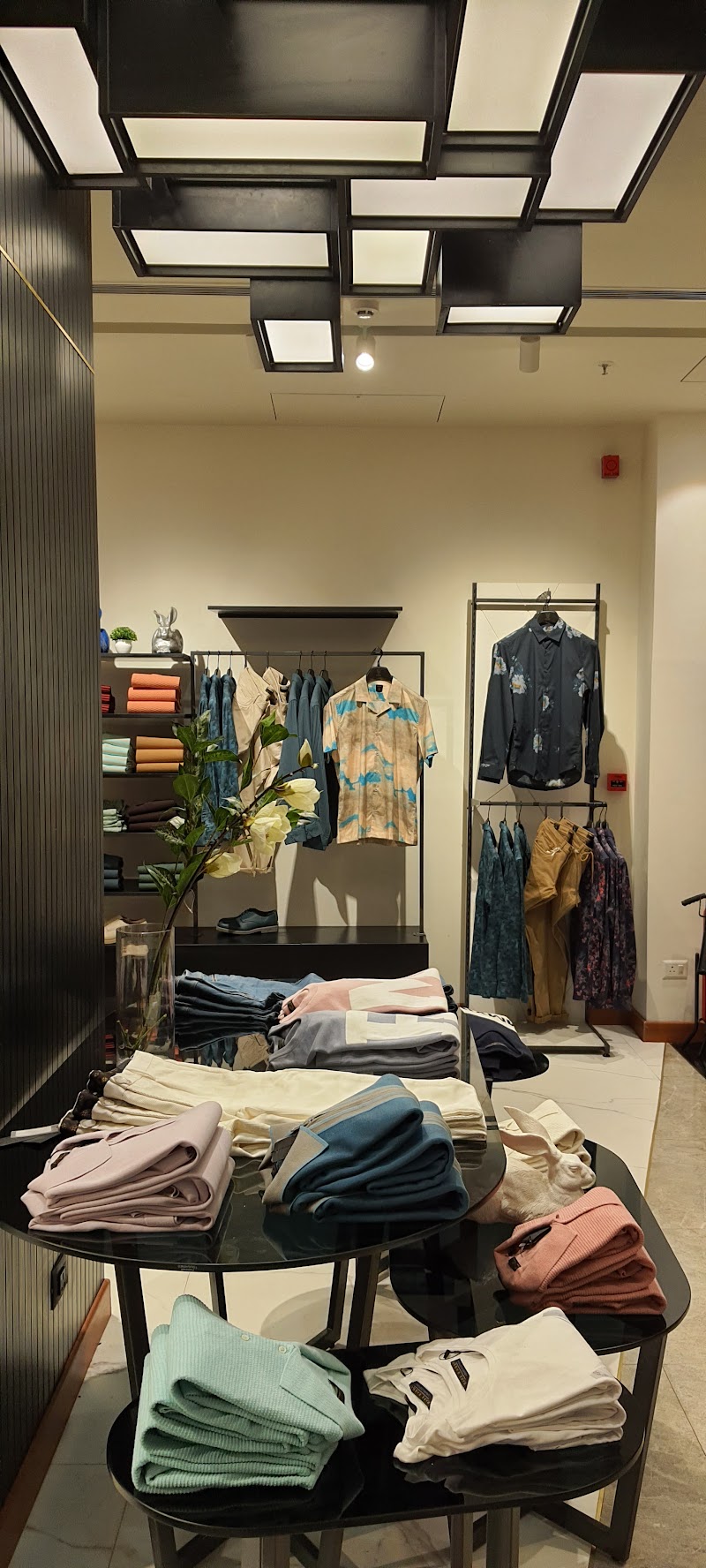 Rare Rabbit, Ambience Island - Rare Rabbit, Ambience Island No F120, 1st Floor, Ambience Mall, NH 8, Ambience Island, DLF Phase 3, Sector 24, Gurugram, Haryana 122002, India