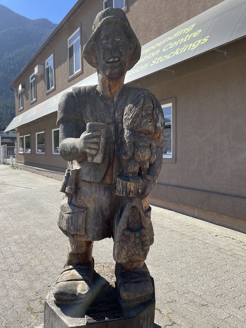 Chainsaw Carvings - Chainsaw Carvings 340b Wallace St, Hope, BC V0X 1L0, Canada