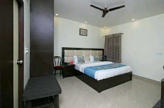 OYO Us Executive Suites Near Inox Gurgaon Dreamz
