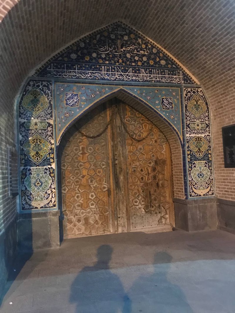 مجسمه شیخ صفی الدین اردبیلی - مجسمه شیخ صفی الدین اردبیلی, عالی قاپو، 67XR+P53، اردبیل، استان اردبیل، Iran