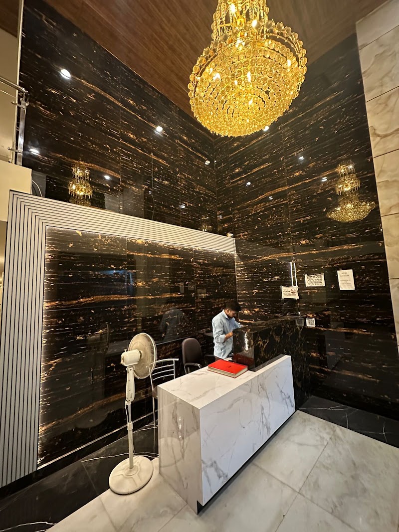 Tri hotel - Tri hotel 90 Feet Rd, Kandivali, Ganesh Nagar, Kandivali West, Mumbai, Maharashtra 400067, India