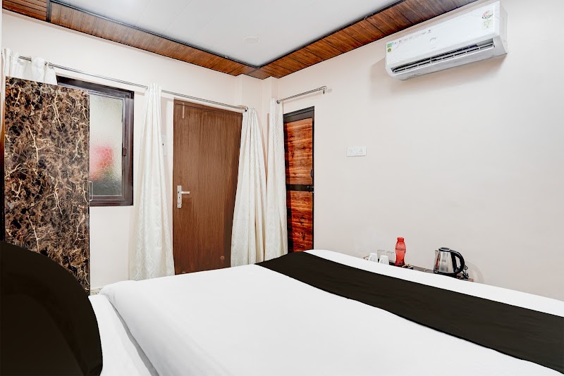 OYO Hotel O Tedhi Bazaar Near Ram Janambhumi Formerly Maa Gargi Dham - OYO Hotel O Tedhi Bazaar Near Ram Janambhumi Formerly Maa Gargi Dham, JANKI VIHAR COLONY PRAHLAD GHAT, MIG 91, Sai Nagar, Ayodhya, Faizabad, Uttar Pradesh 224123, India