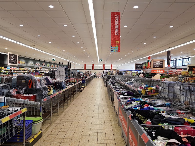 ALDI SUISSE - ALDI SUISSE, Thunstrasse 29c, 3770 Zweisimmen, Switzerland