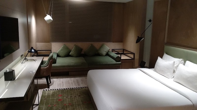 Hotel Executive - Hotel Executive 13, Madan Mohan Malviya Marg, Parehta, Gokhale Vihar, Butler Colony, Lucknow, Uttar Pradesh 226001, India