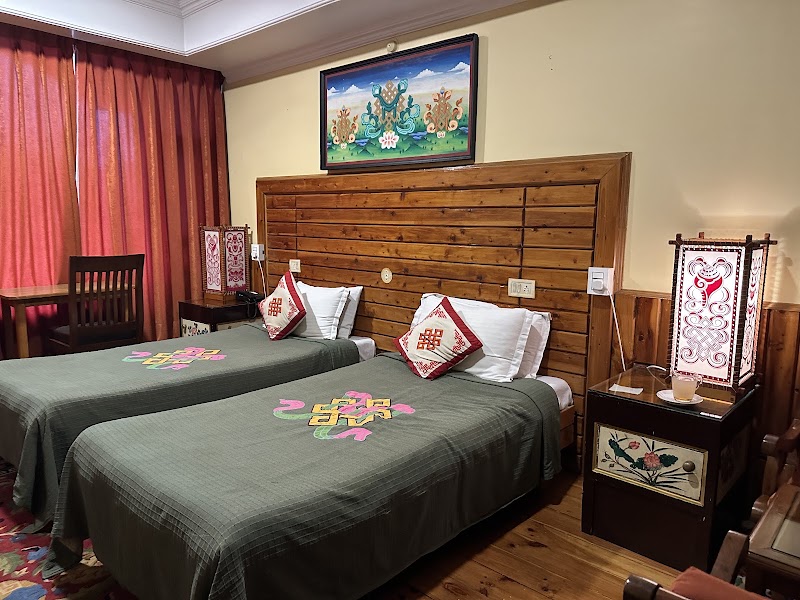 Auspicious Him View Hotel - Auspicious Him View Hotel Jogiwara Rd, McLeod Ganj, Dharamshala, Himachal Pradesh 176215, India