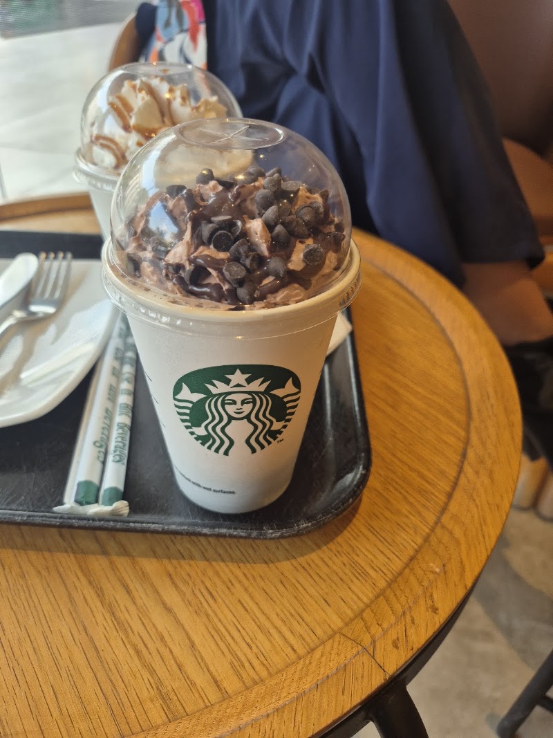 Starbucks - Kranti Chowk - Starbucks - Kranti Chowk, Hotel Manor, Kranti Chowk, Snehnagar, Konkanwadi, Chhatrapati Sambhajinagar, Maharashtra 431005, India