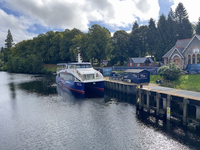 Cruise Loch Ness - Cruise Loch Ness Caledonian Canal, Fort Augustus PH32 4BD, UK
