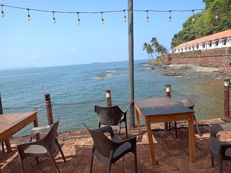 North Candolim beach - North Candolim beach GQF6+W59, Candolim, Goa 403519, India