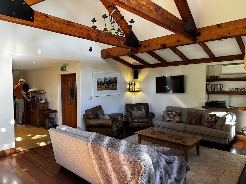 Wanaka Homestead Lodge and Cottages - Wanaka Homestead Lodge and Cottages, 1 Homestead Close, Wānaka 9305, New Zealand