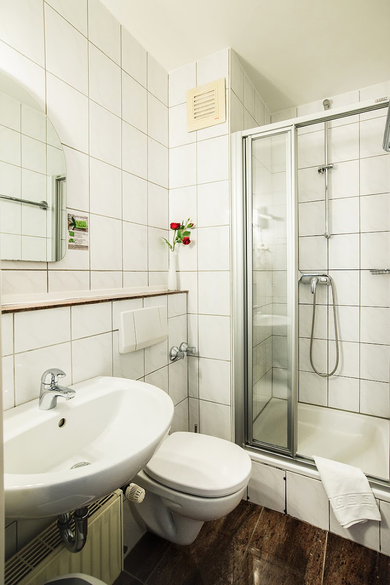 Hotel Domblick Garni - Hotel Domblick Garni Domstraße 28, 50668 Köln, Germany