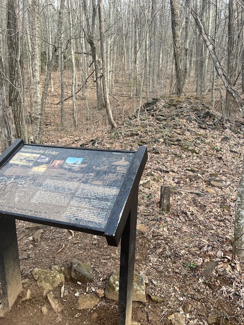 Bull Gap Trailhead - Rattlesnake Lodge Trail - Bull Gap Trailhead - Rattlesnake Lodge Trail 667 State Rd 2109, Weaverville, NC 28787, USA