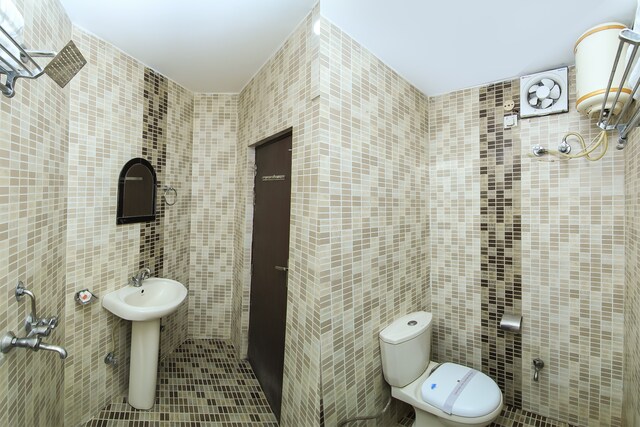 Hotel Yash - Hotel Yash AP Sen Rd, Near Mohan Hotel, Cash and Pay Colony, Charbagh, Lucknow, Uttar Pradesh 226004, India