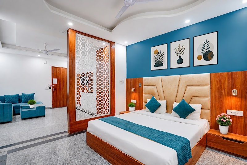 MS home stay luxury room sector 62